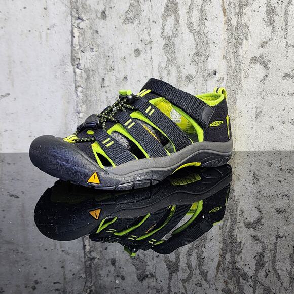 Keen Newport H2, size 2 big Kids. - Picture 1 of 6